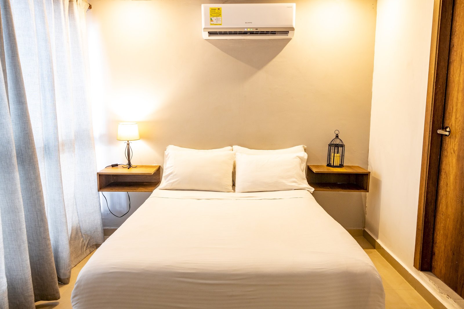 habitacion_con_ventana_cama_doble_cartagena-2500px